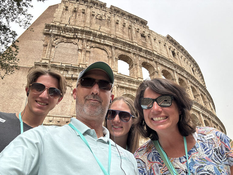 danielle-palm-family-traveling-768x576